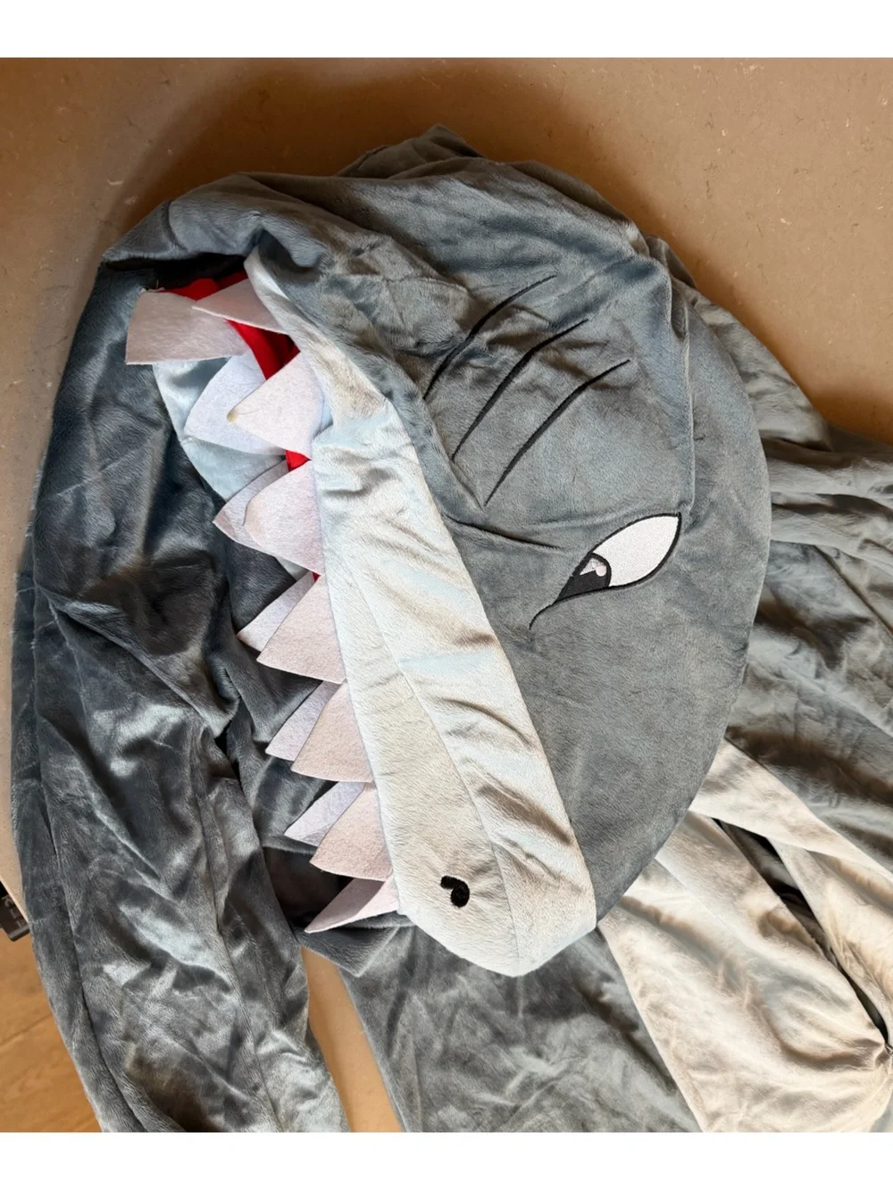 Spirit Halloween Shark Jumpsuit Costume Adult SM/MD Plush Hooded One-Piece NWOT - Picture 3 of 12